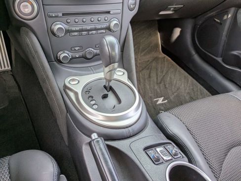 Used 2019 Nissan 370Z Touring image 25