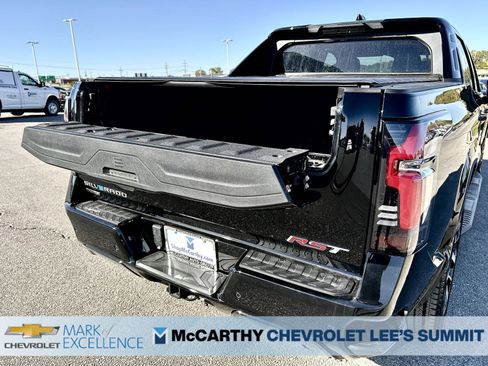 New 2024 Chevrolet Silverado EV RST image 9