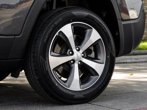 Used 2022 Jeep Cherokee Limited image 66