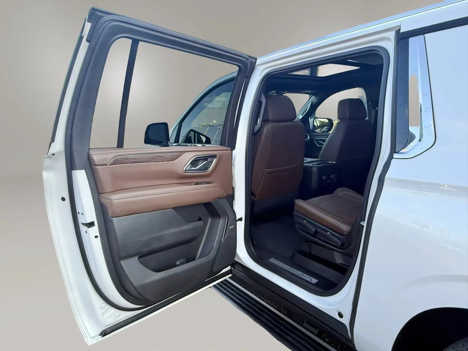 Used 2021 Chevrolet Suburban High Country w/ Premium Package AWD/4WD image 22