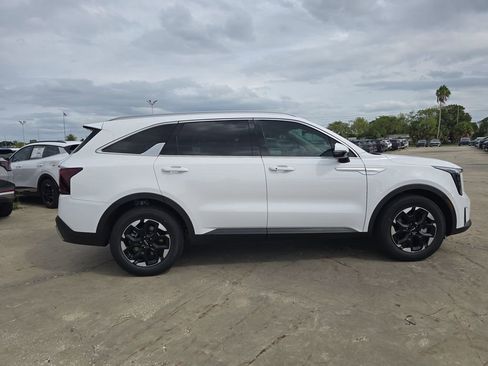 New 2026 Kia Sorento S FWD image 9