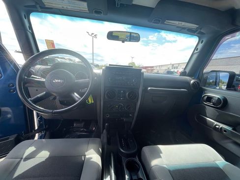 Used 2010 Jeep Wrangler Unlimited Sport image 3