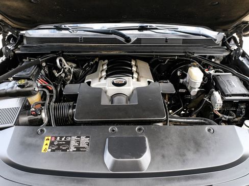 Used 2019 Cadillac Escalade ESV Platinum image 44