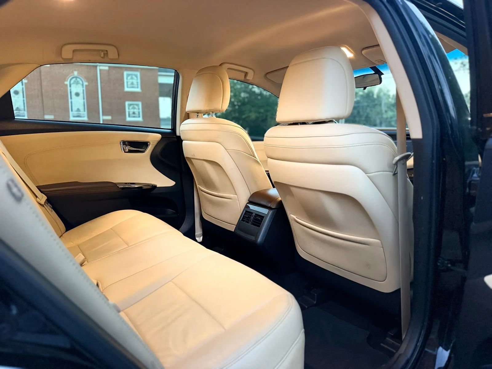 Used 2015 Toyota Avalon XLE FWD image 15