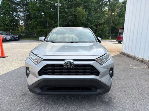 Used 2021 Toyota RAV4 XLE FWD image 3