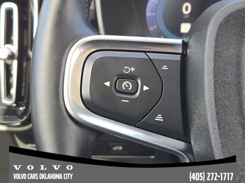 Certified 2025 Volvo XC40 B5 Core image 27