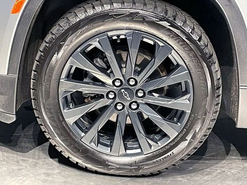 Used 2023 Chevrolet Traverse RS AWD/4WD image 17