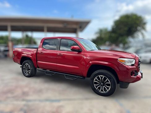 Used 2019 Toyota Tacoma SR w/ SR Convenience Package image 10