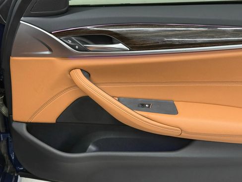 Used 2022 BMW 530i w/ M Sport Package image 18