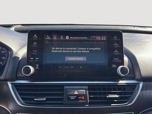 Used 2018 Honda Accord Touring image 16