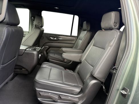 Used 2024 GMC Yukon XL Denali image 16