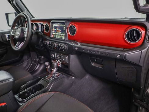 Used 2023 Jeep Wrangler Unlimited Rubicon AWD/4WD image 20