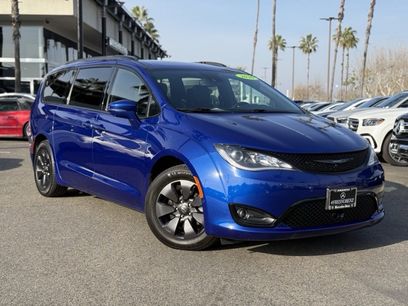 Used 2020 Chrysler Pacifica Limited w/ Advanced Safetytec Group