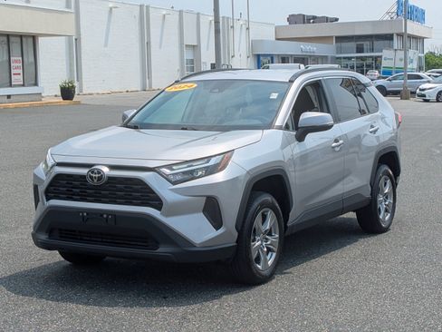 Used 2024 Toyota RAV4 XLE FWD image 4