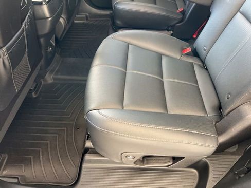 Used 2023 Kia Telluride EX w/ EX Captain's Chair Package image 23