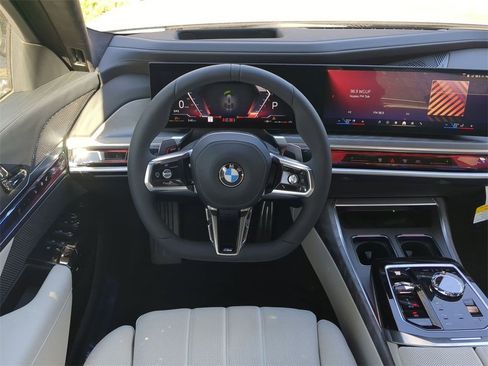 New 2026 BMW 760i xDrive w/ Premium Package image 16