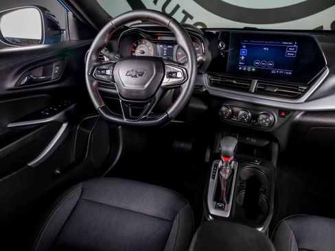 Used 2024 Chevrolet Trax RS FWD image 7