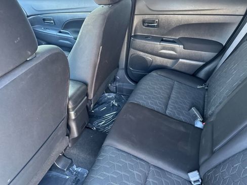 Used 2025 Mitsubishi Outlander Sport ES image 12