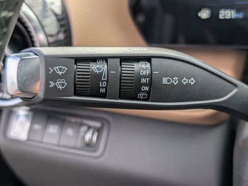 Used 2025 Chevrolet Equinox ACTIV w/ Safety and Technology Package image 30