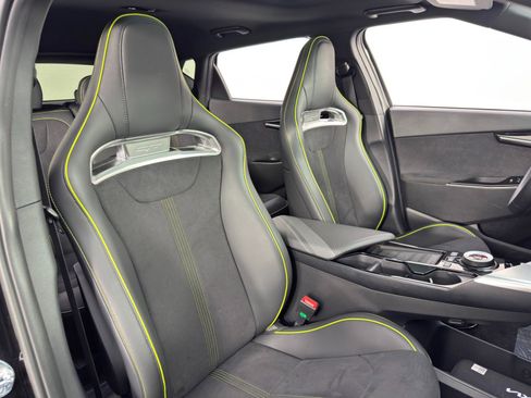 Used 2023 Kia EV6 GT image 40