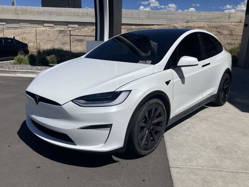 Used 2022 Tesla Model X Plaid AWD/4WD image 4