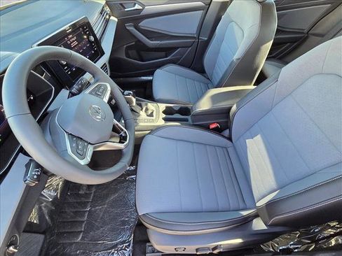 New 2026 Volkswagen Jetta SE FWD image 4