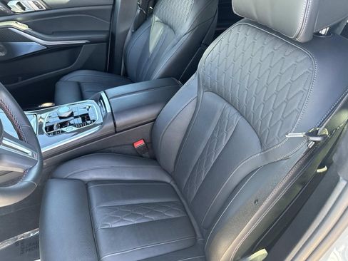 Certified 2025 BMW X7 M60i image 22