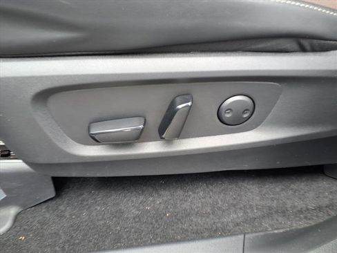 Used 2025 Nissan Pathfinder Platinum w/ Cargo Package AWD/4WD image 25