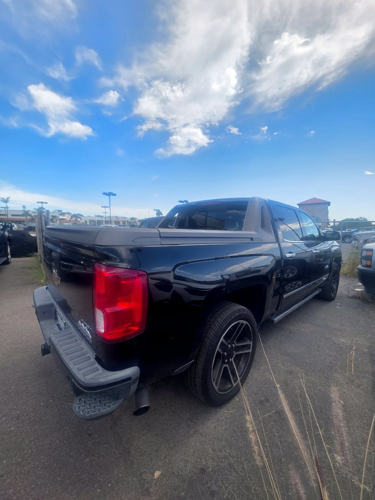 Used 2017 Chevrolet Silverado 1500 High Country w/ High Desert Package AWD/4WD image 3