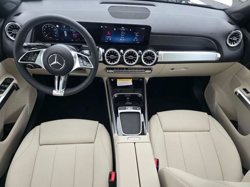New 2026 Mercedes-Benz GLB 250 4MATIC image 17