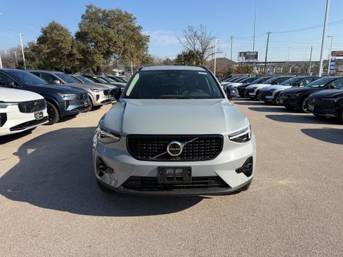 New 2026 Volvo XC40 B5 Ultra w/ Climate Package image 6
