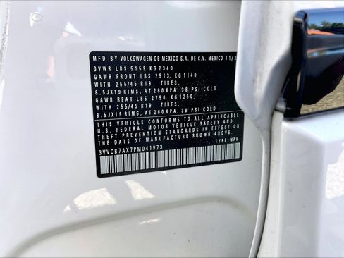Certified 2023 Volkswagen Tiguan SE R-Line FWD image 32