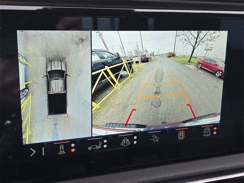 Used 2024 GMC Sierra 2500 AT4 w/ AT4 Premium Plus Package image 9