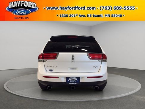 Used 2013 Lincoln MKX FWD image 4