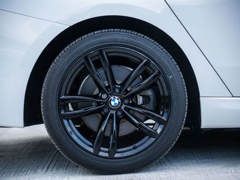 Used 2018 BMW 640i Gran Turismo xDrive w/ M Sport Package image 33