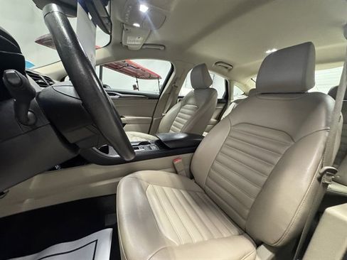 Used 2020 Ford Fusion SEL image 15