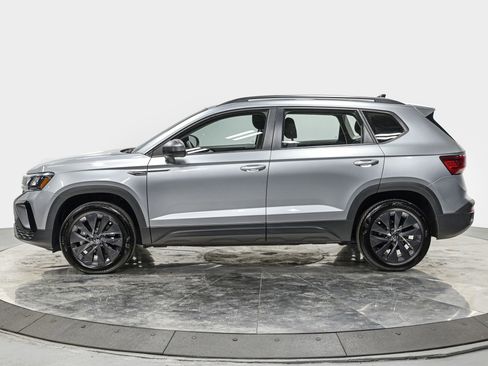 Used 2024 Volkswagen Taos S image 2