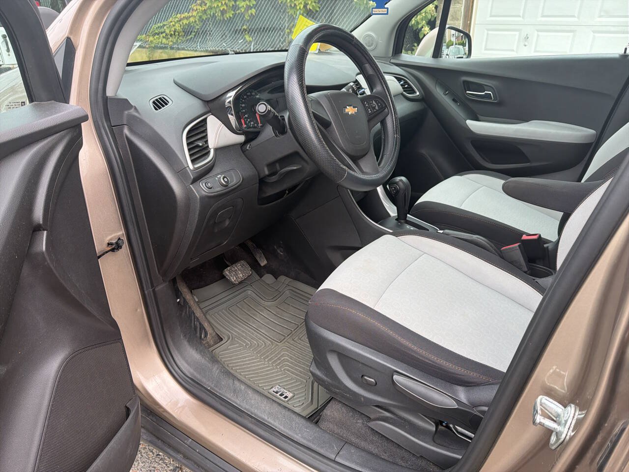 Used 2018 Chevrolet Trax LS AWD/4WD image 13