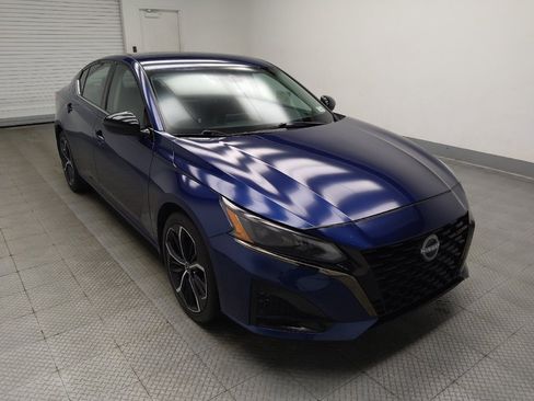 Used 2024 Nissan Altima 2.5 SR FWD image 13