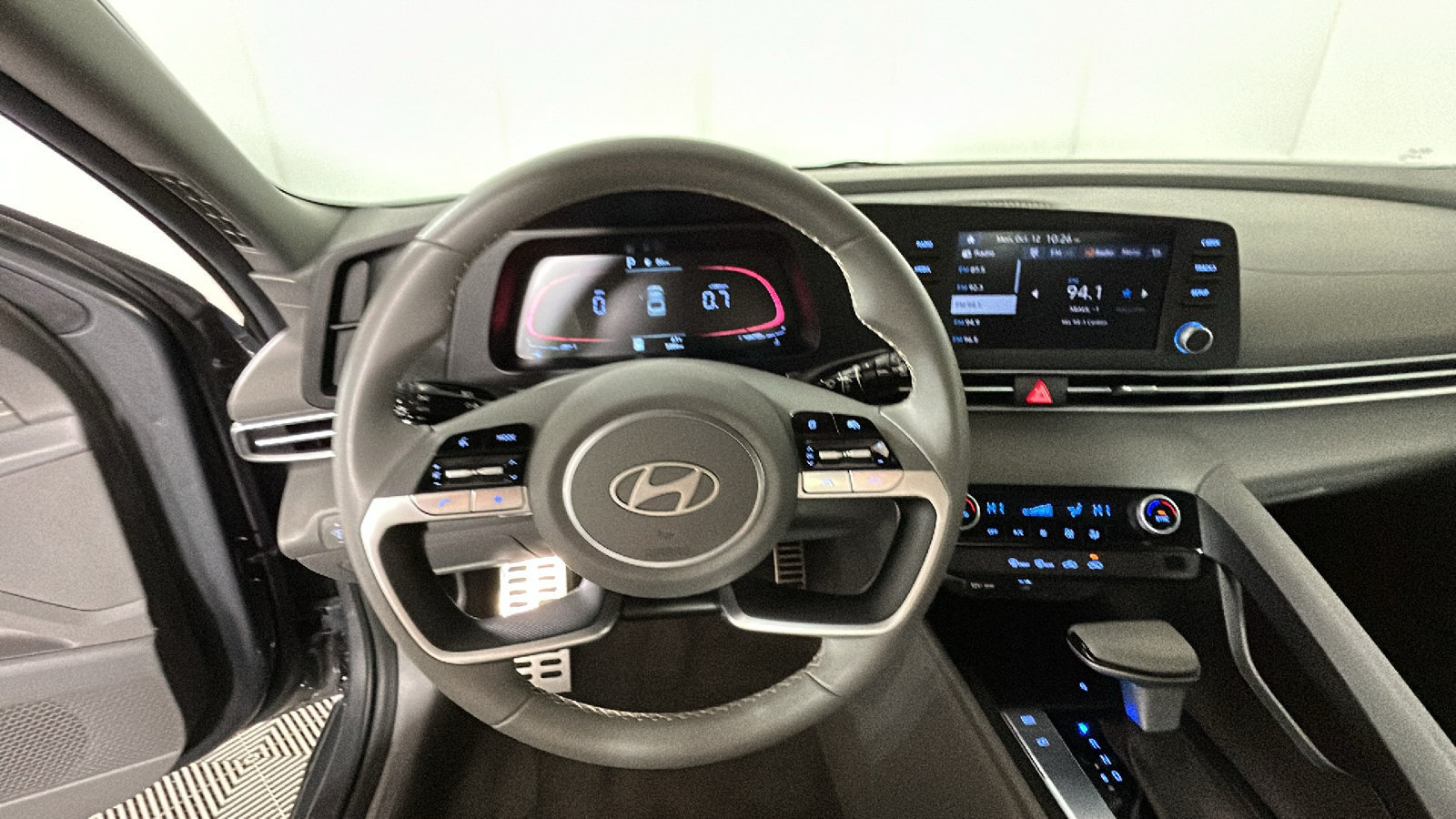 Used 2026 Hyundai Elantra Sport FWD image 18