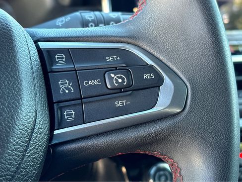 Used 2023 Jeep Compass Trailhawk image 14