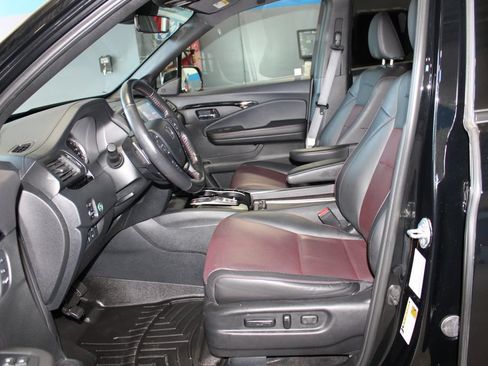 Used 2023 Honda Ridgeline Black Edition image 9