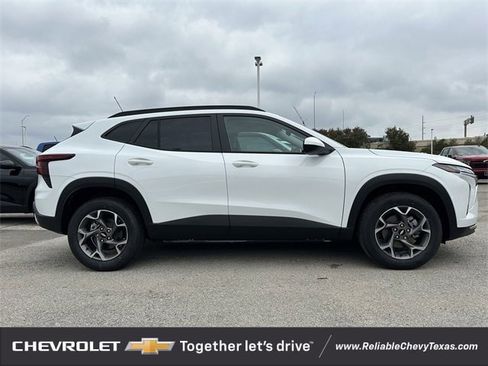 New 2026 Chevrolet Trax LT w/ Driver Confidence Package image 3