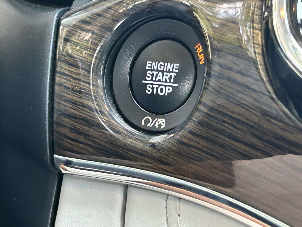Used 2020 Jeep Grand Cherokee Summit AWD/4WD image 17