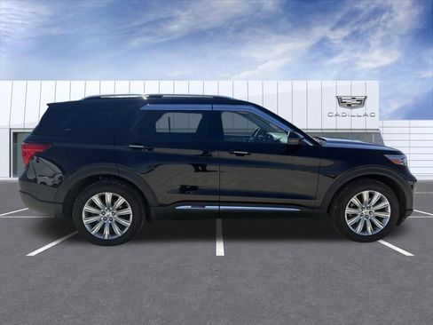 Used 2021 Ford Explorer Limited w/ Equipment Group 301A image 2