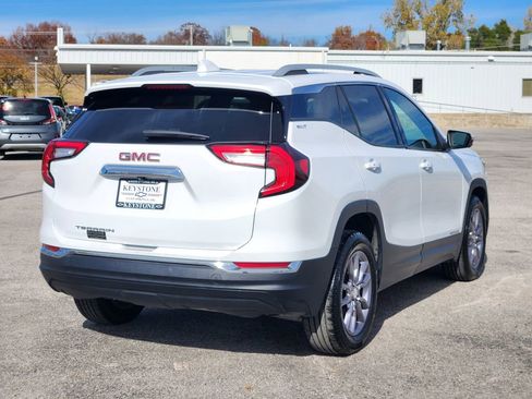 Used 2024 GMC Terrain SLT image 5