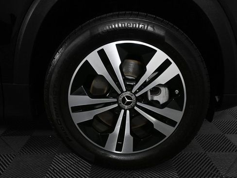 Used 2025 Mercedes-Benz GLB 250 image 36