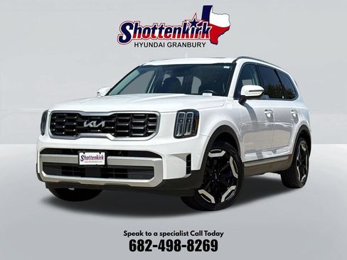 Used 2025 Kia Telluride S AWD/4WD image 1
