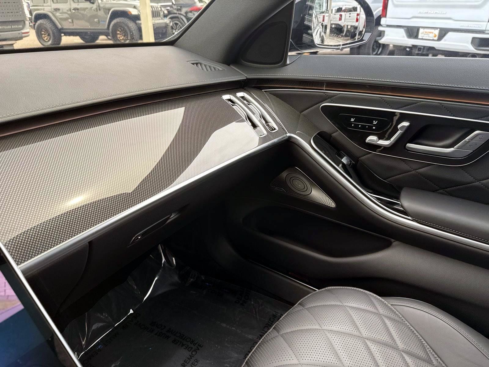 Certified 2025 Mercedes-Benz S 580e 4MATIC Sedan w/ AMG Line Package image 24