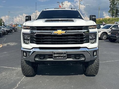 Used 2024 Chevrolet Silverado 2500 LT w/ All Star Edition AWD/4WD image 3
